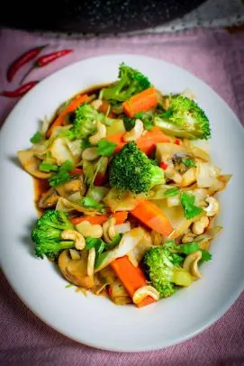 Pad Pak Ruam (Mix Vegetables) — Stir-fried mix vegetables and garlic